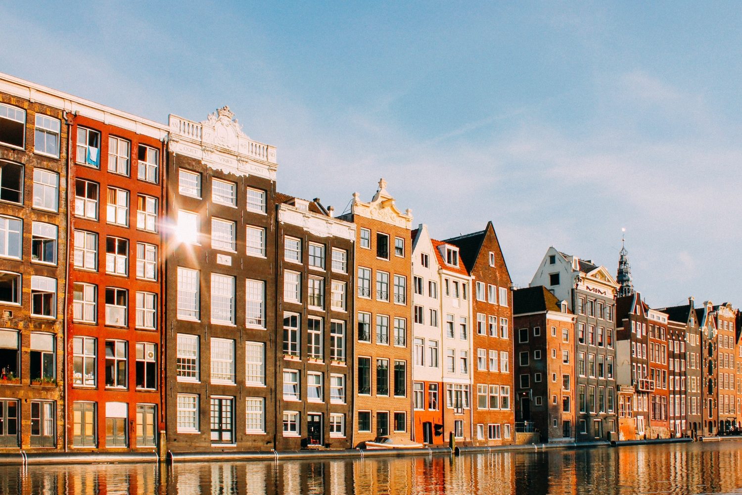 Difference Between a Townhouse, Apartment and a Condo