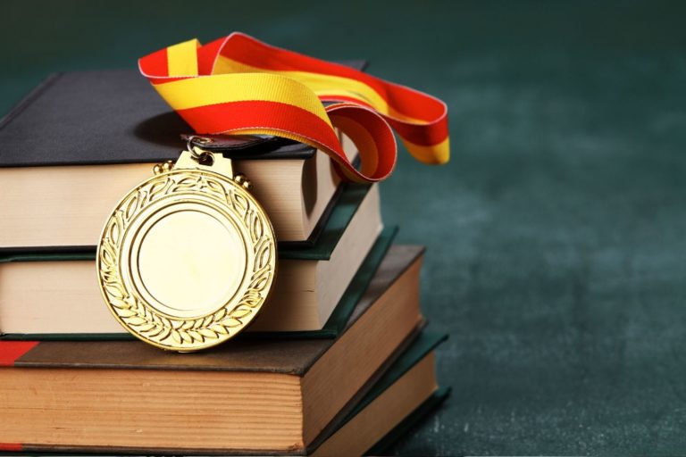 How & Where to List Latin Honors (e.g. Cum Laude) on a Resume