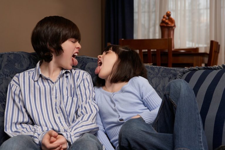 How to Deal with Annoying, Difficult and Disrespectful Siblings, According to 8 Experts