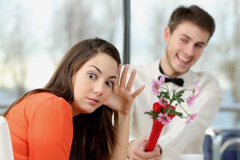 How to Tell a Guy You're Not Interested