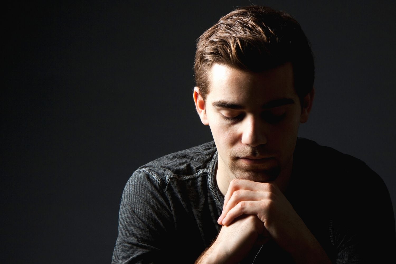 Do Emotionally Unavailable Man Miss You?