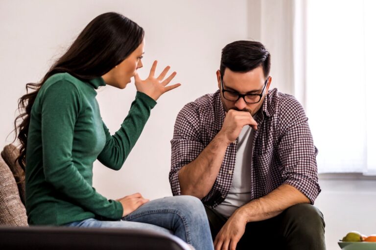 Signs of an Emotionally Unavailable Man