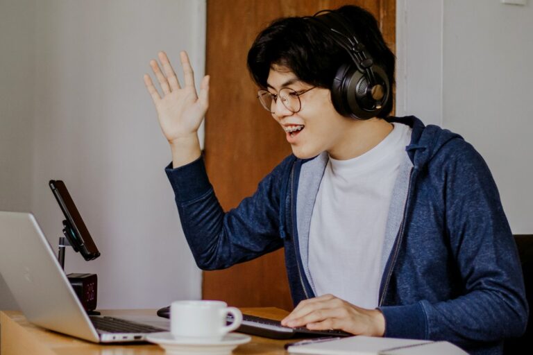 how to introduce yourself in an online college class