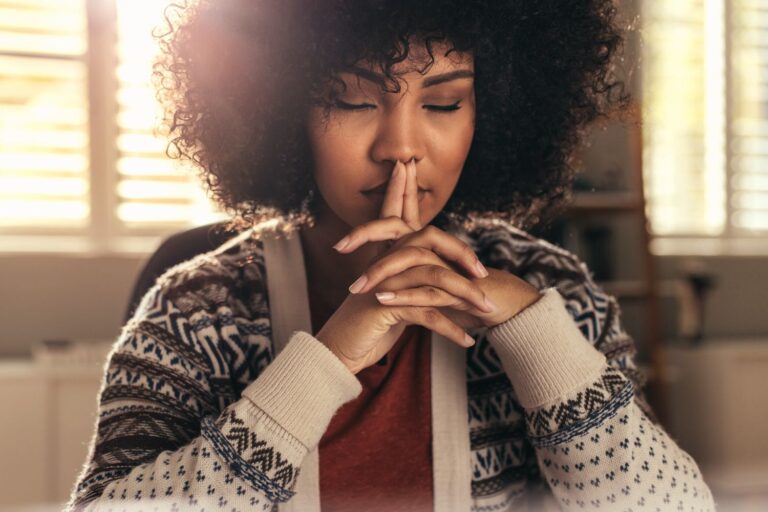 How to Check In With Yourself (According to Therapists)