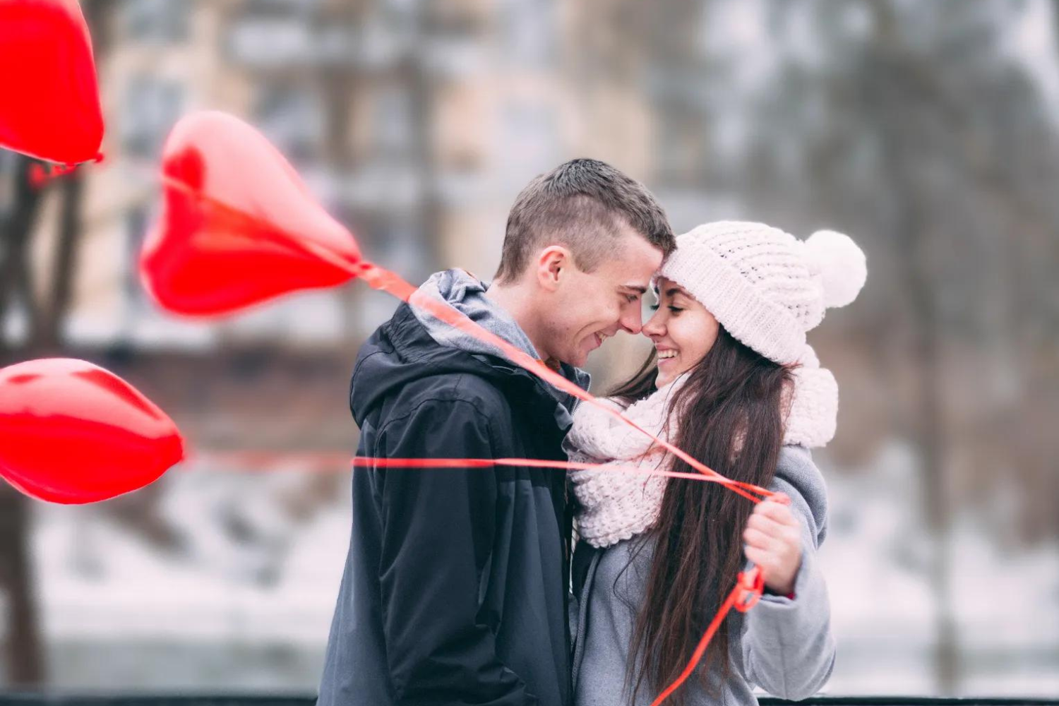 How Long Should You Date Before Getting Engaged